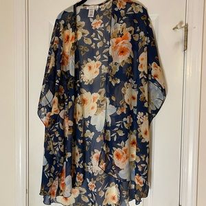Emory Park size 2XL short sleeve kimono, navy with floral design